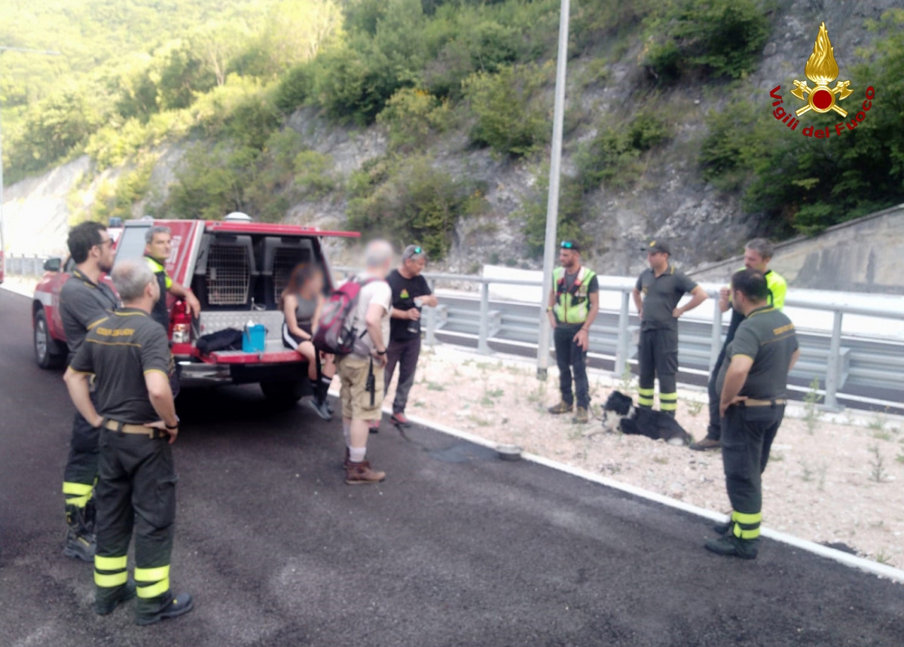 Escursionisti Si Perdono Per Il Sentiero Ritrovati Dai Vigili Del