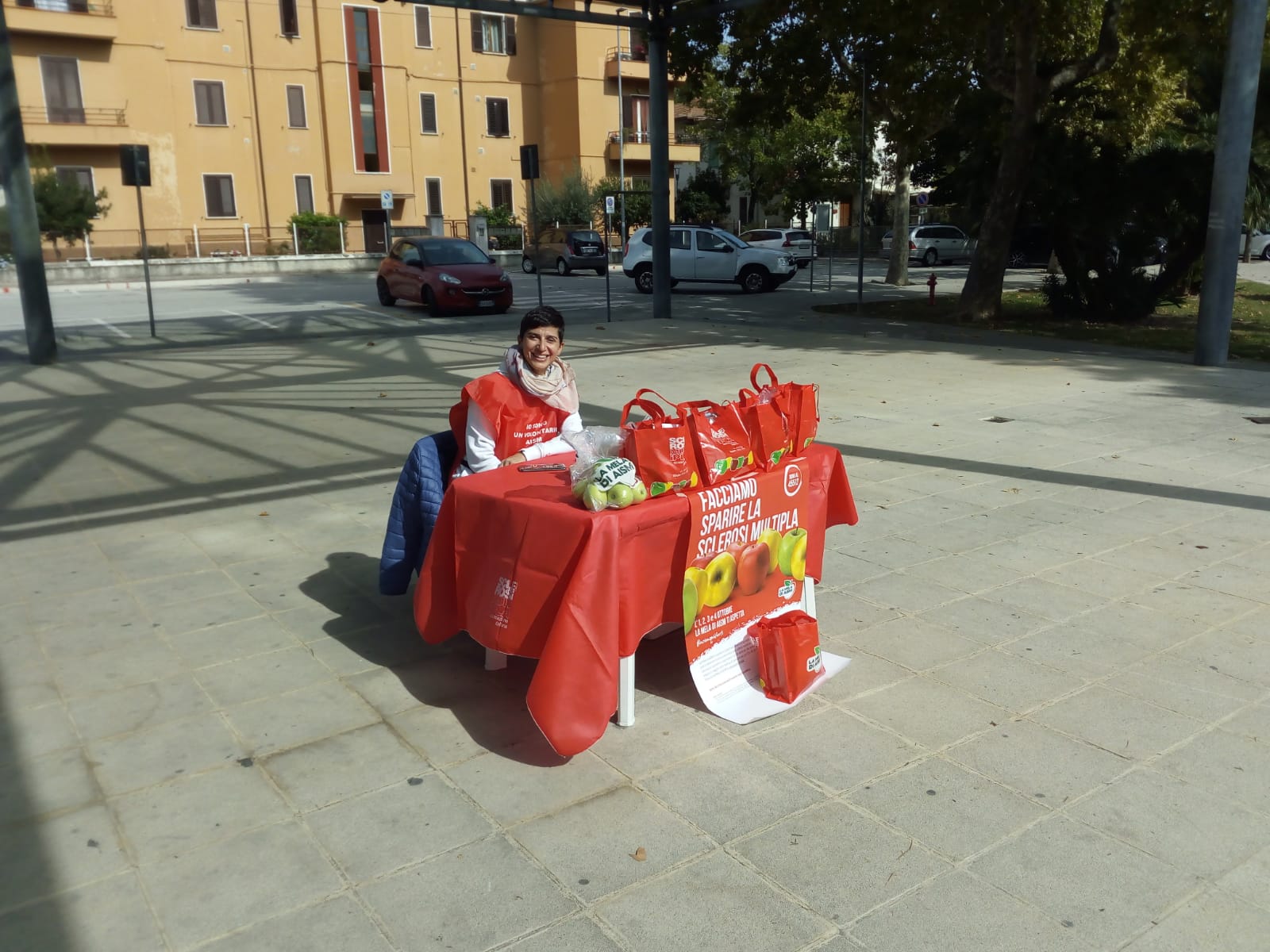 Solidariet Le Mele Di Aism In Piazza Kennedy A Moie Password Magazine